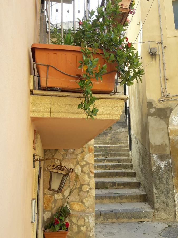 Appartamento Oasi Calatina Caltagirone Exterior photo